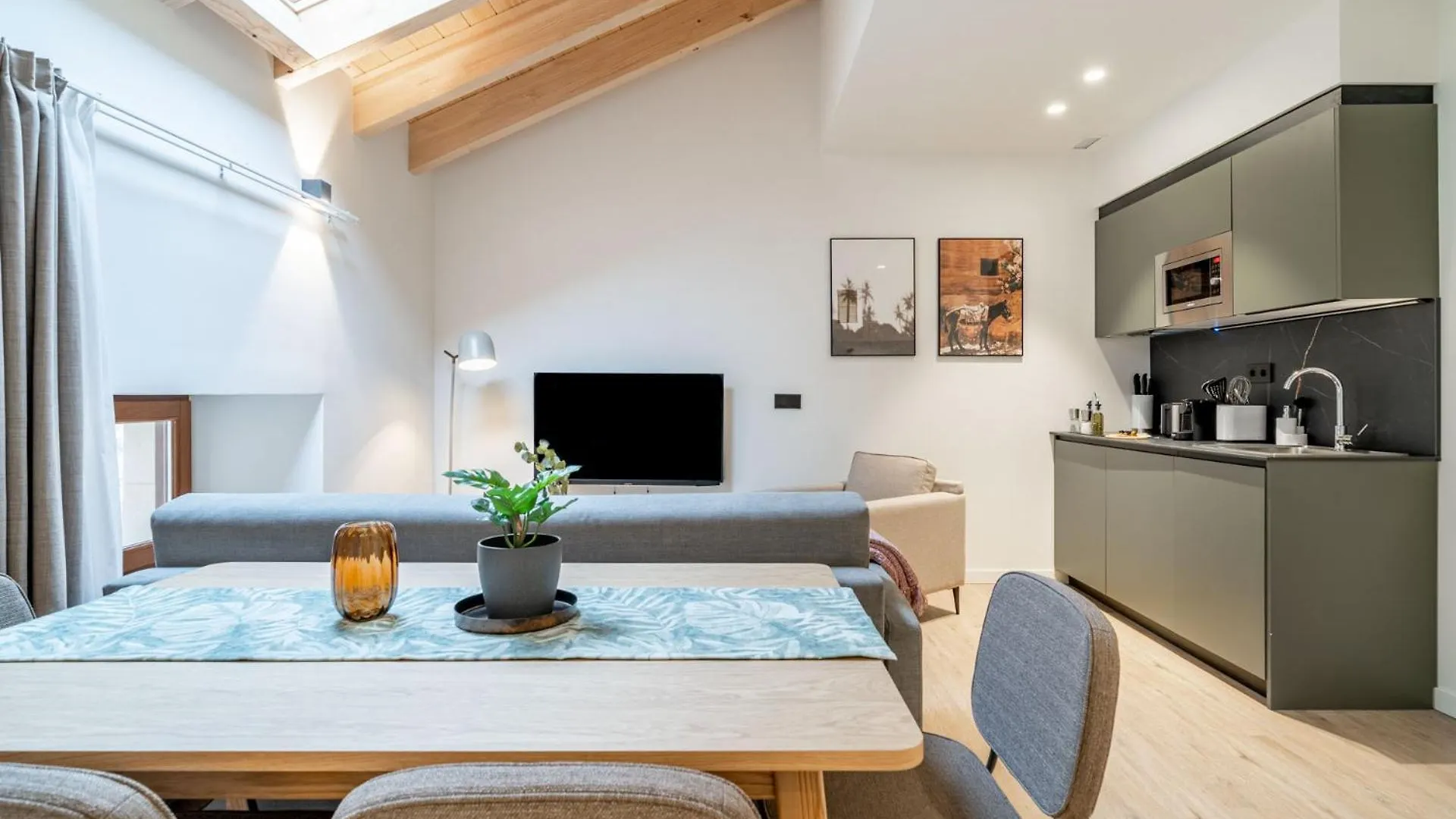 Limehome Vitoria Palacio De Los Alava-Velasco Apartamento Vitoria-Gasteiz
