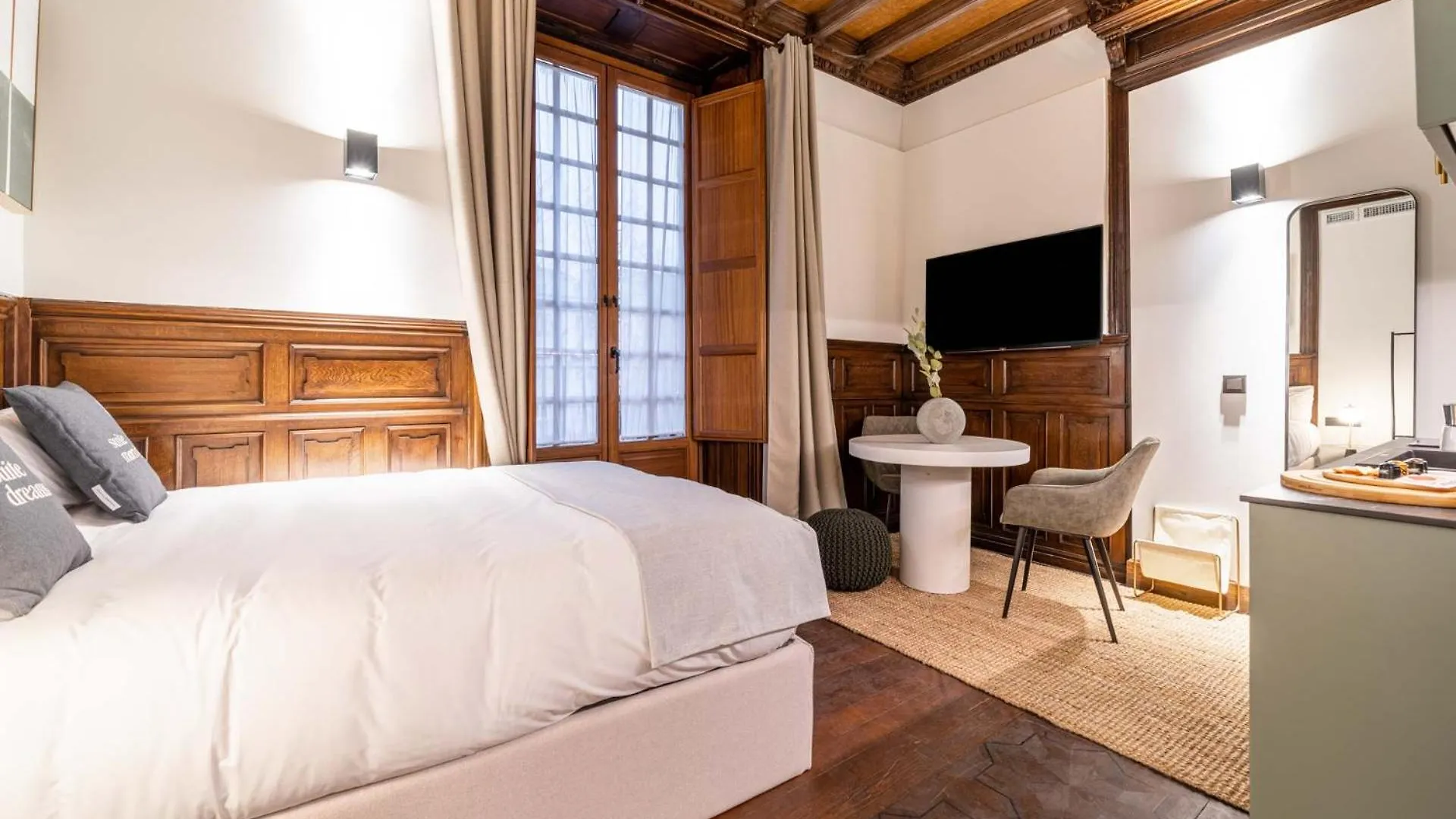 Limehome Vitoria Palacio De Los Alava-Velasco