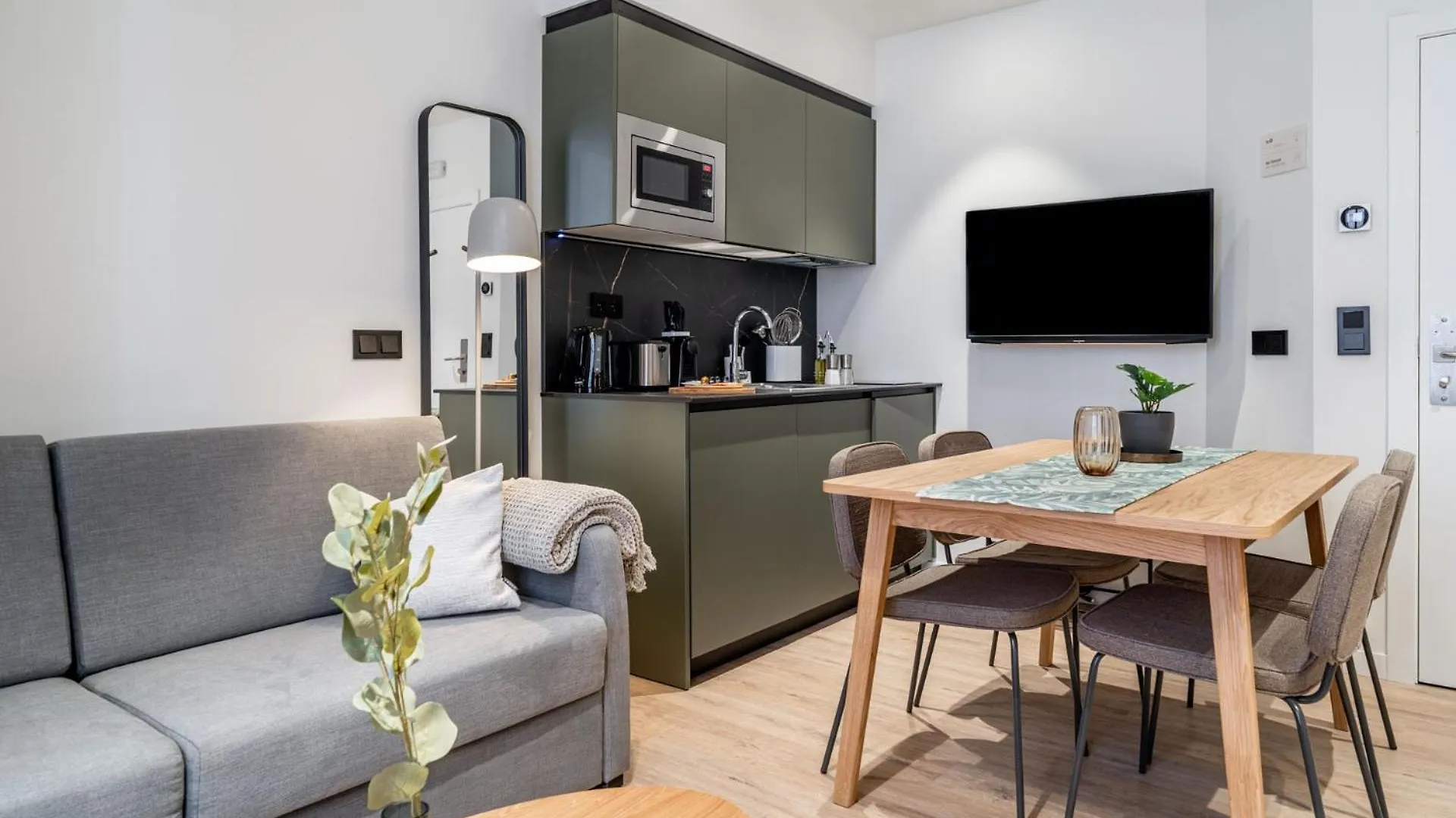Limehome Vitoria Palacio De Los Alava-Velasco