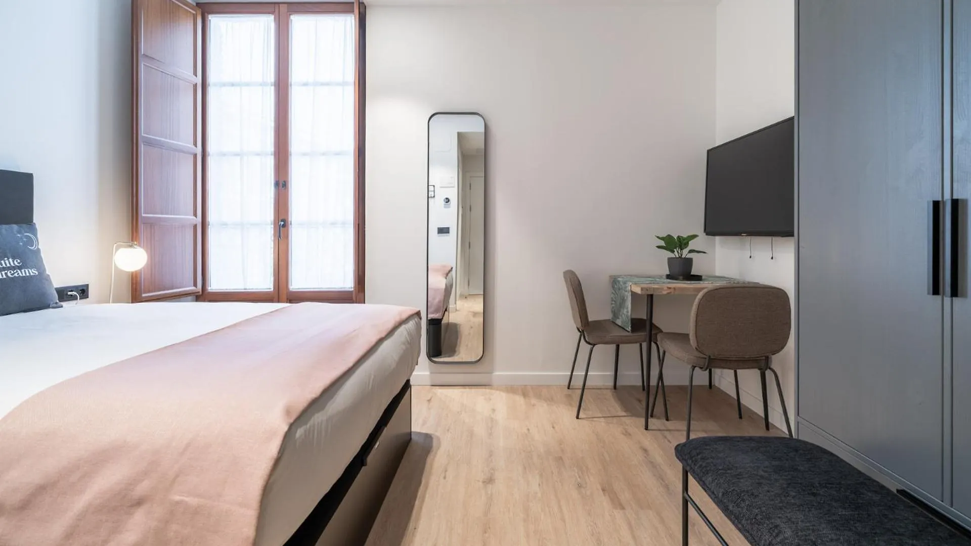 Limehome Vitoria Palacio De Los Alava-Velasco Espanha