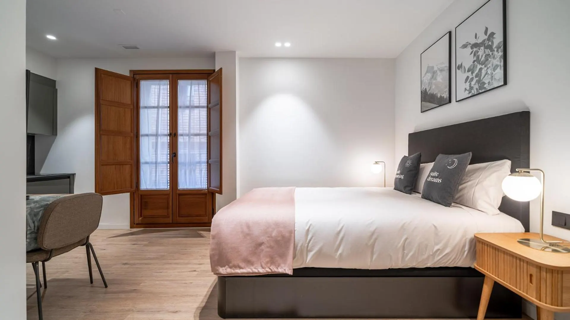 Limehome Vitoria Palacio De Los Alava-Velasco