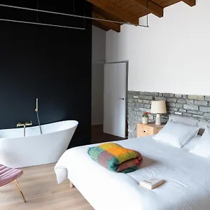 Kh Lezama Suites, Breakfast & Laundry Accommodatie bij particulieren